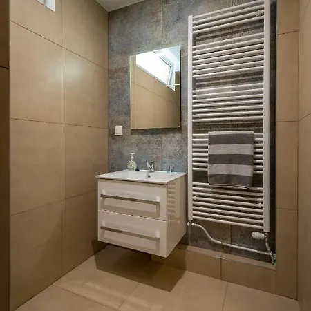 26 Auberge de jeunesse *